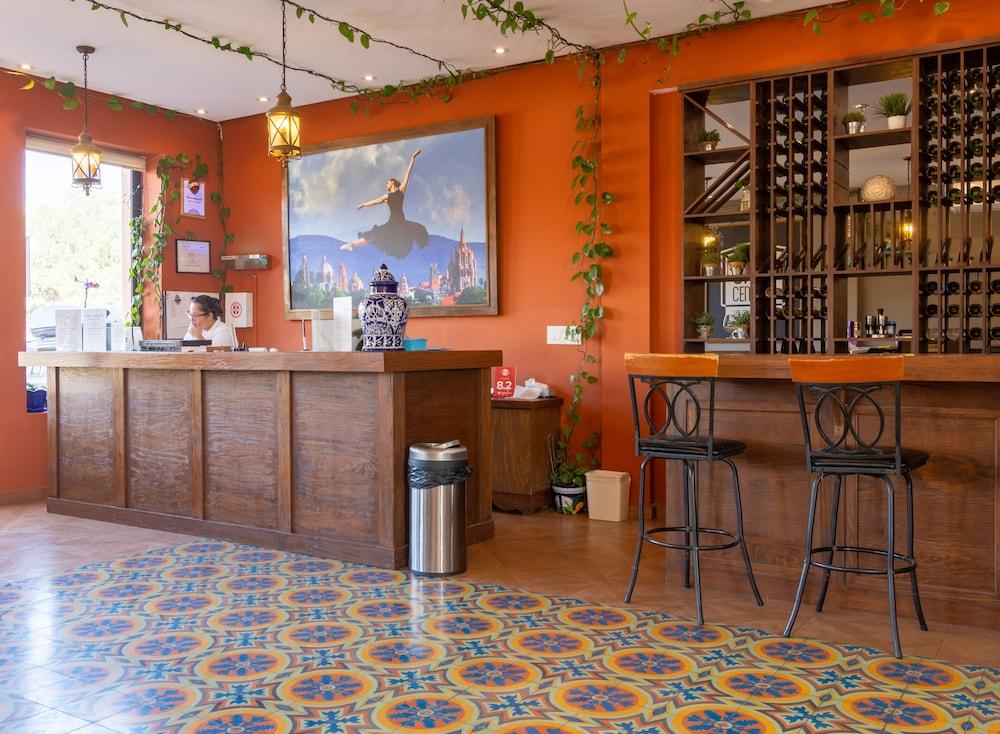 La Estacion Hotel 3*